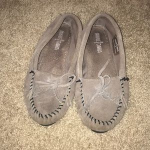 Super Cute Minnetonka Size 7 Moccasins